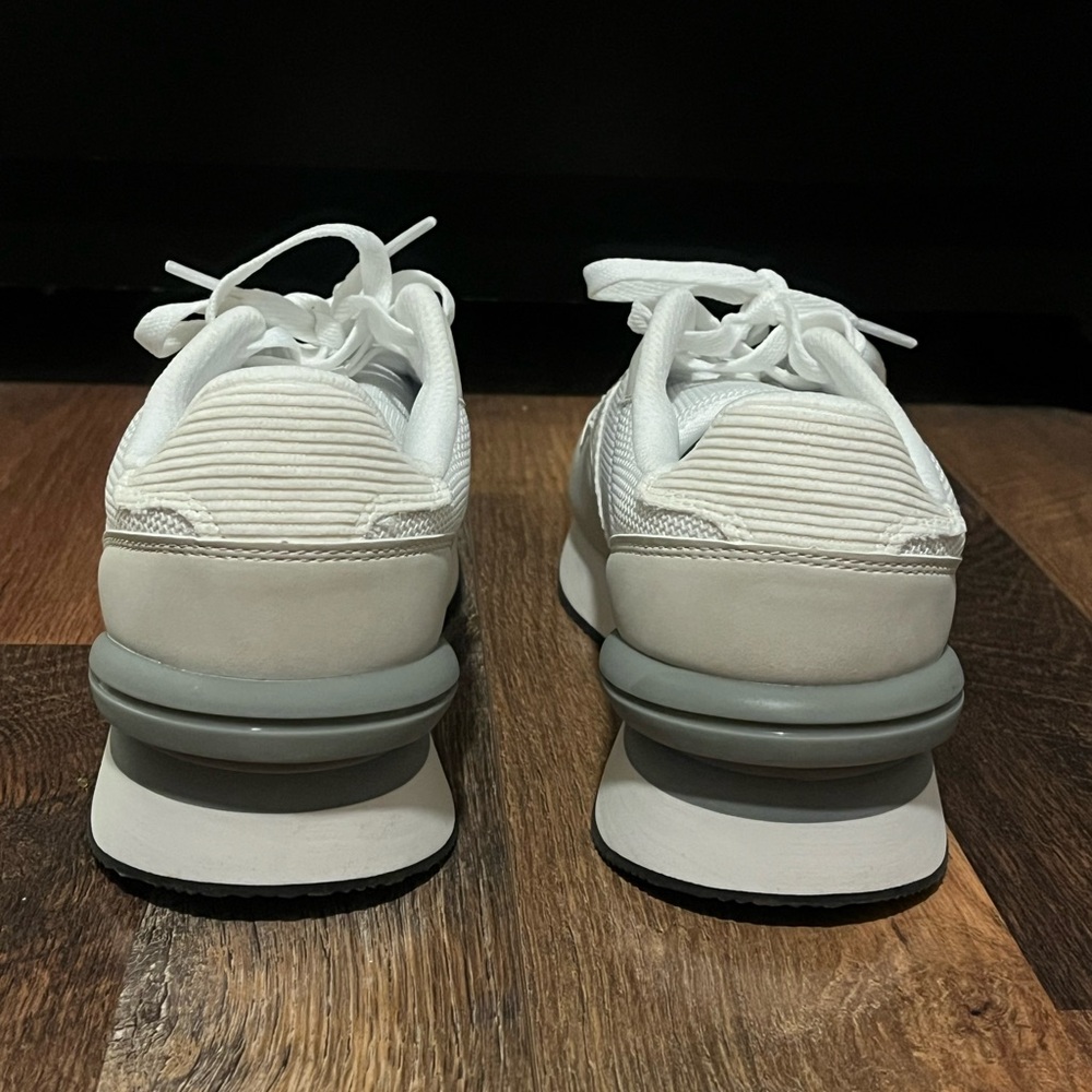 EUC WIDE Dream Pairs Comfy Women's Cream and White Sneakers - Picture 10 of 13